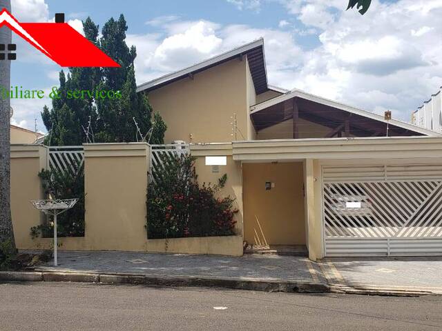 #179 - Casa para Venda em Águas de São Pedro - SP